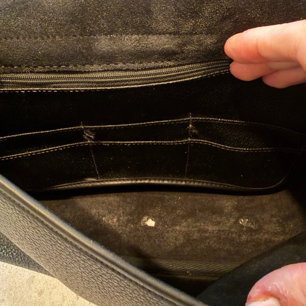 Vintage Dooney and Bourke Classic Black Leather Crossbody Bag Equestrian - Picture 5 of 5